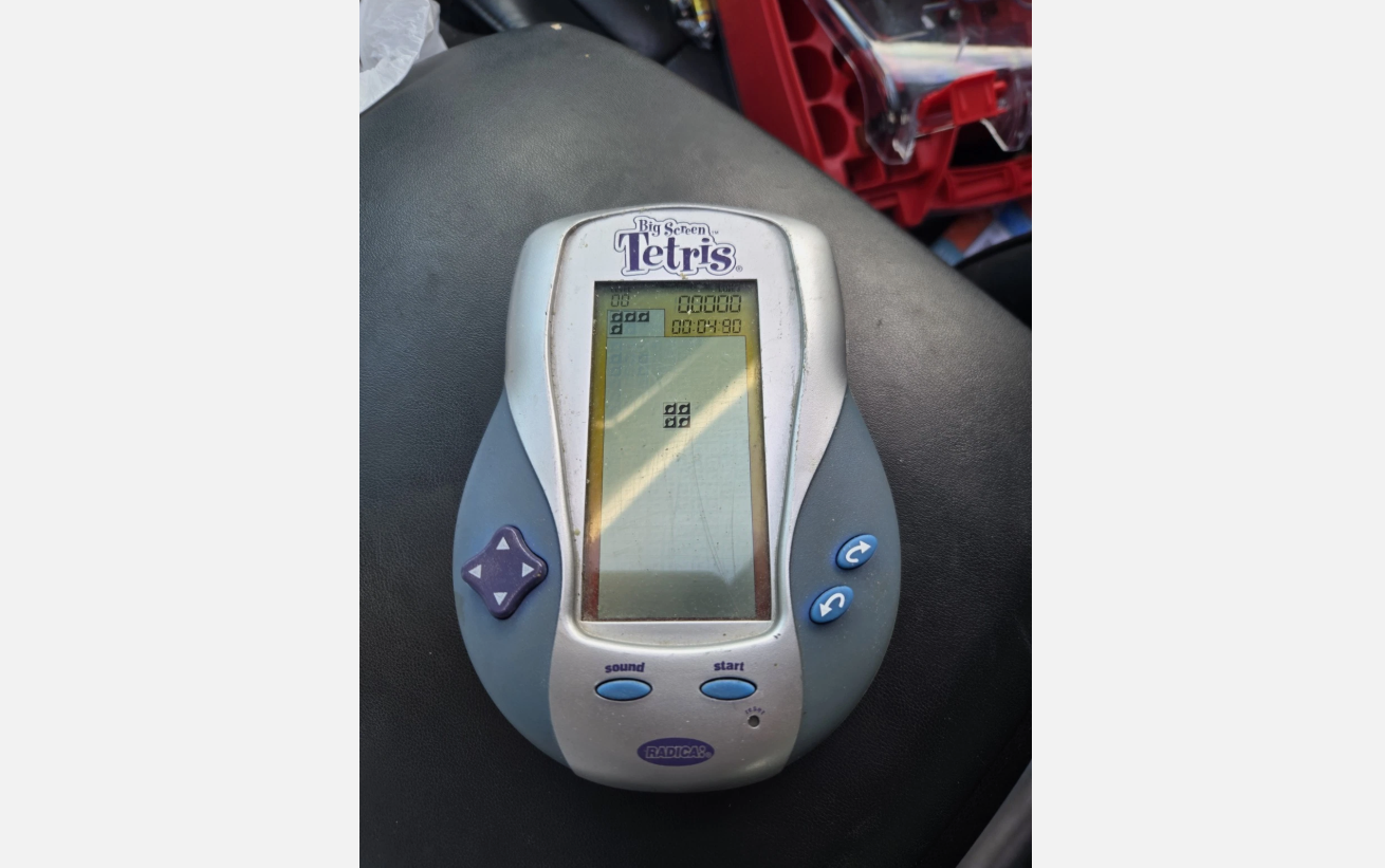 2002 Radica Big Screen TETRIS Electronic Handheld Game 73025
