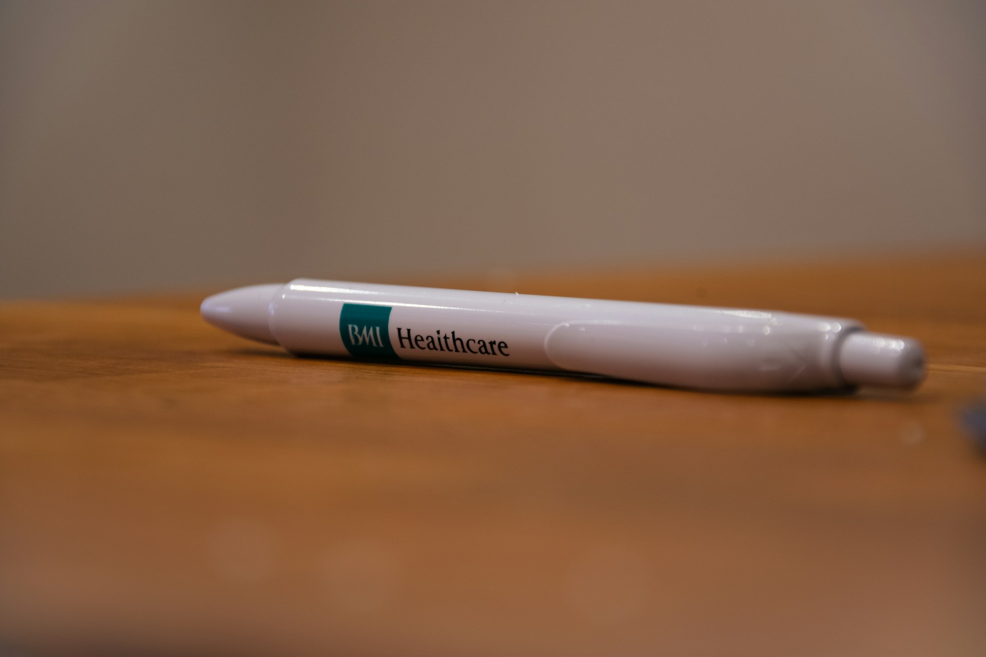 white branded gyro pen