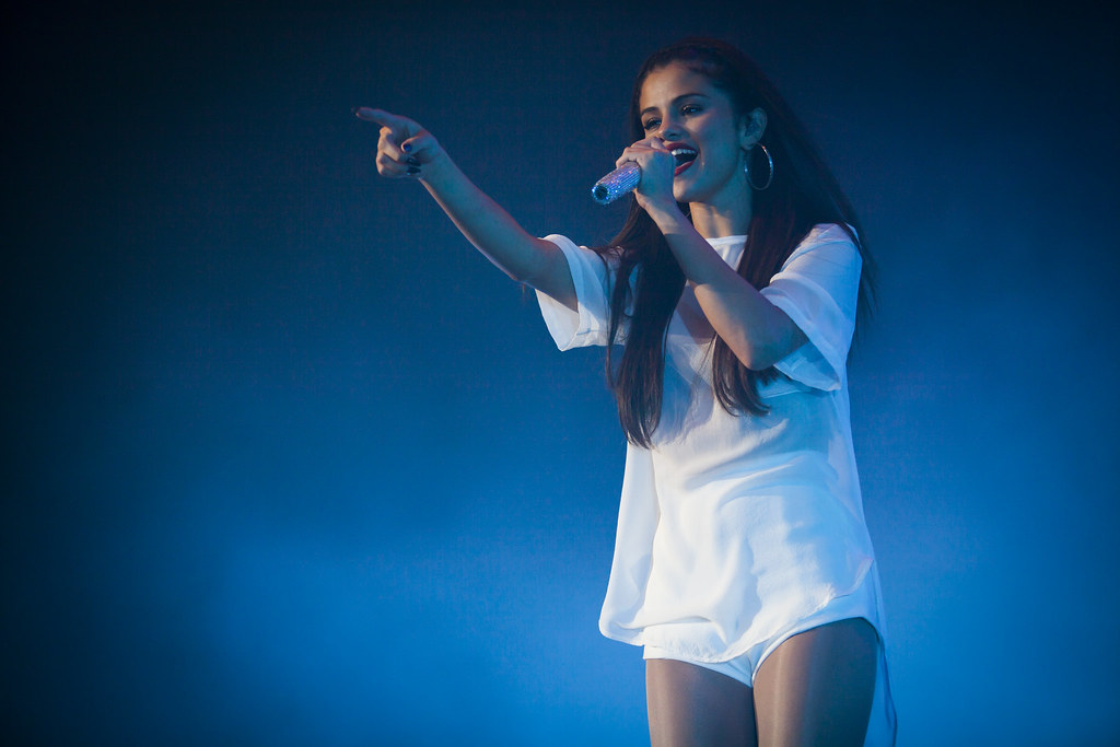 Selena Gomez Says Her Current Beauty Era Is ‘Flirty’ and ‘A Little Sexy’