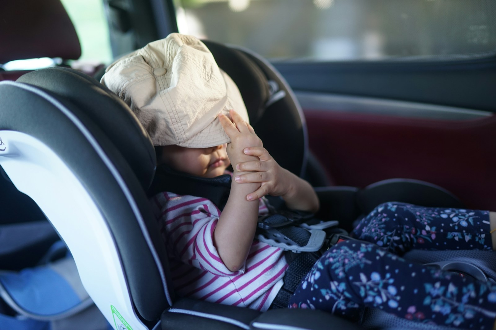 Toddler Opens Car Door in Moving Traffic, Triggering Six-Vehicle Crash: Parental Safety Alert