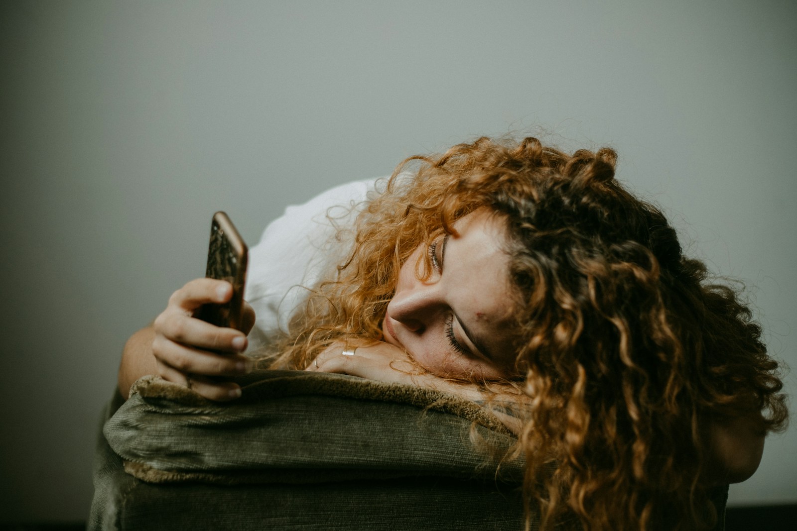 My Partner Gets Cold and Punishing When I’m Offline for a Few Hours, Then Says I’m “Disrespectful” for Not Replying Fast Enough