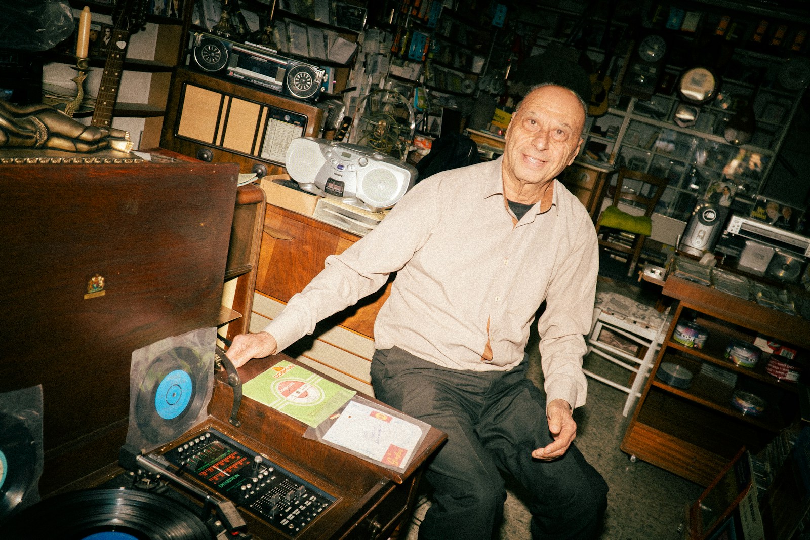 Elderly Vinyl Fan Goes Viral for Reminding Collectors That Records Were Made to Be Played, Not Treated Like Museum Pieces