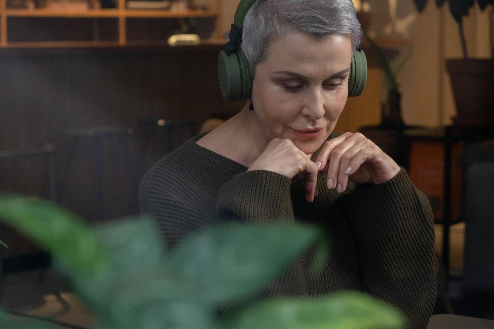 Music Fans Share What They’ve Been Listening To This Week, Highlighting Indie Discoveries, Nostalgic Tracks, and New Releases