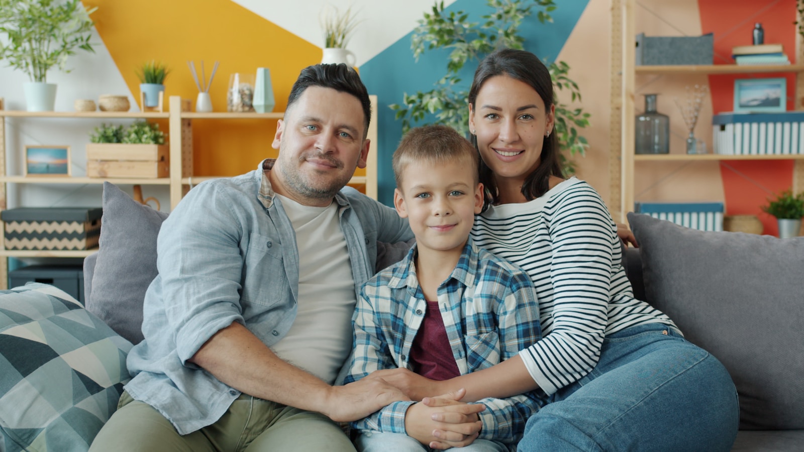 Her ex keeps telling their son he can choose which parent to live with — and she’s wondering if that’s manipulation