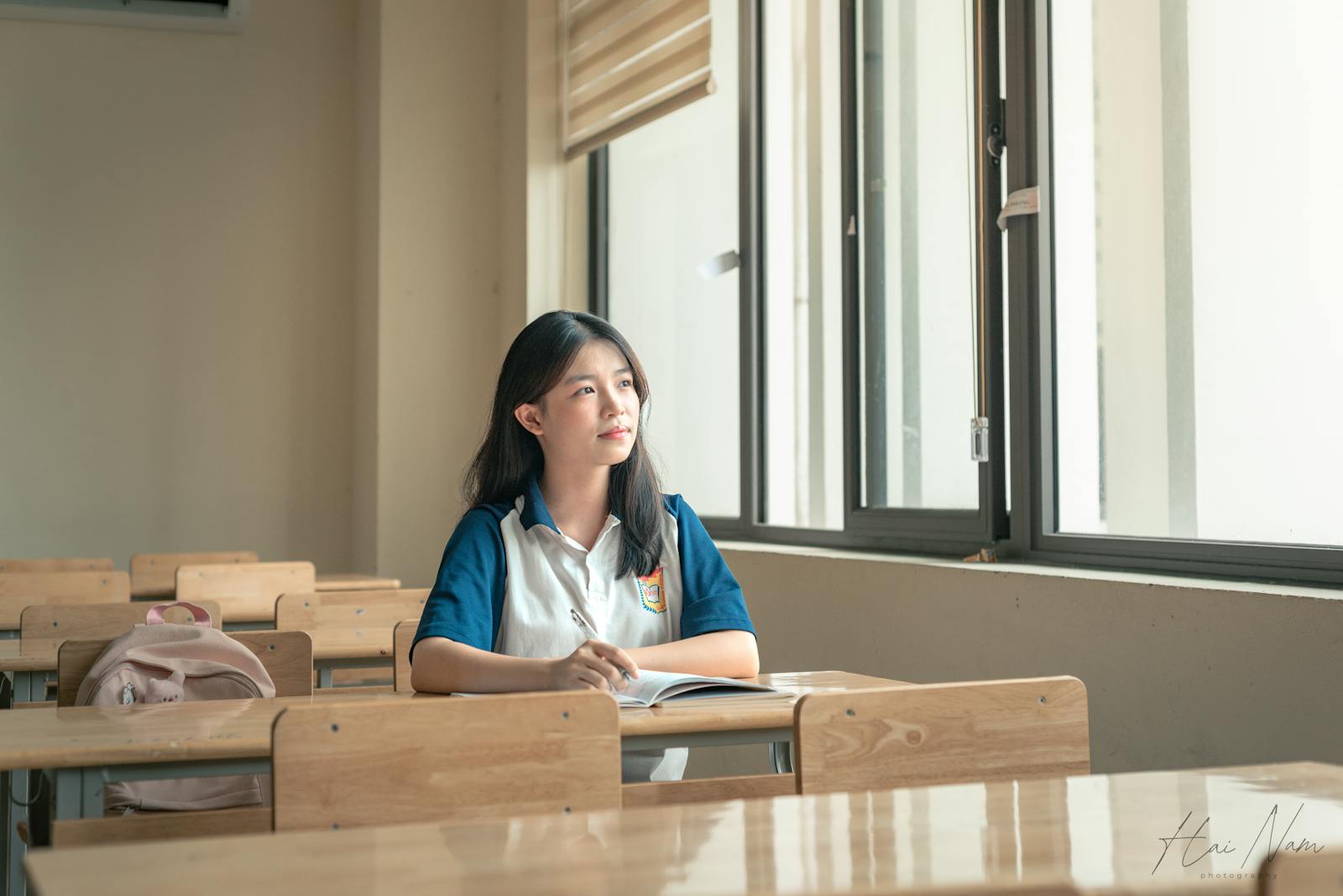 A Teen Says She Finally Stopped Pretending Her Uncle Is Family After He Abandoned Everyone for Years and Then Showed Up Acting Like Nothing Happened