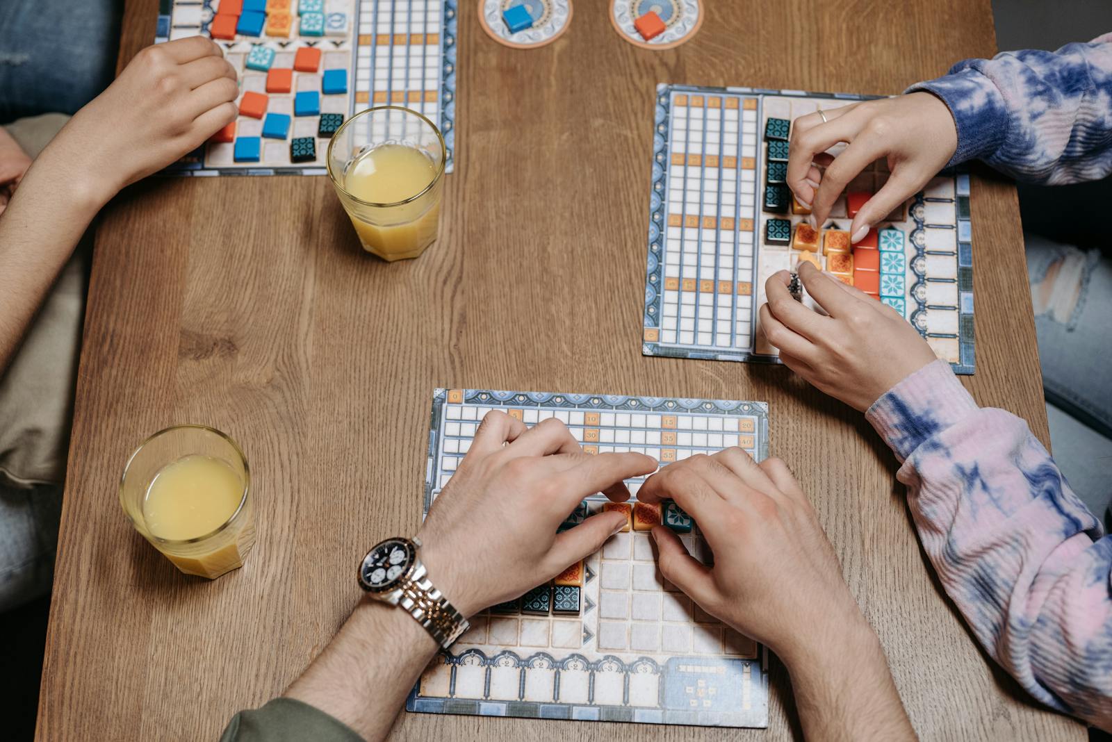 A Man Says His Girlfriend Keeps Teaming Up With the Same Male Friend During Board Games, and It’s Stirring Up Bigger Insecurities Than He Wants to Admit