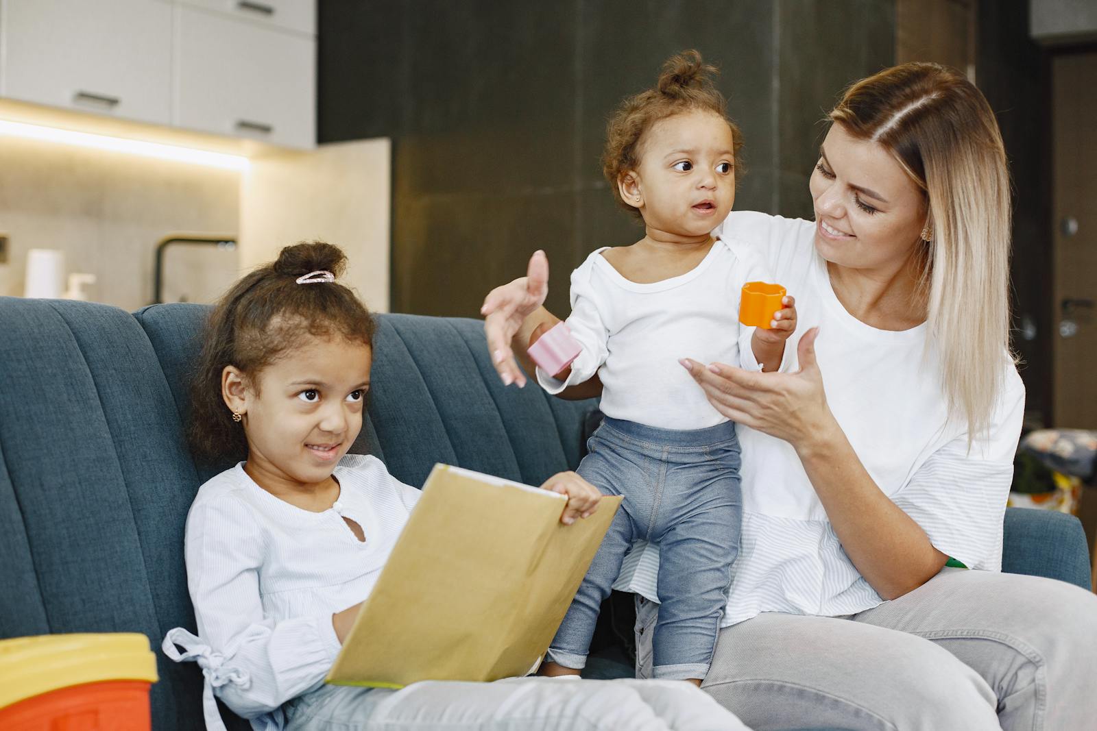 A Woman Says She Babysat Her Sister’s Kids for Free for a Year, Then Stepped Back After Hearing Herself Described as “Useful” Because She “Does Nothing”