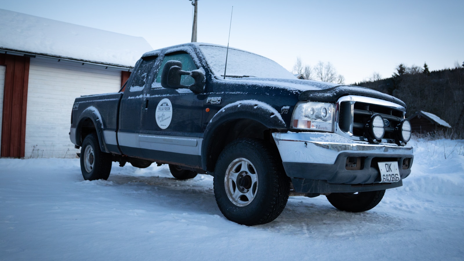 Homeowner Says Her Neighbor’s Parking Circus Kept Taking Over the Front of Her House, so She Parked Her Giant Truck There for Two Years and Forced a New Respect for the Space