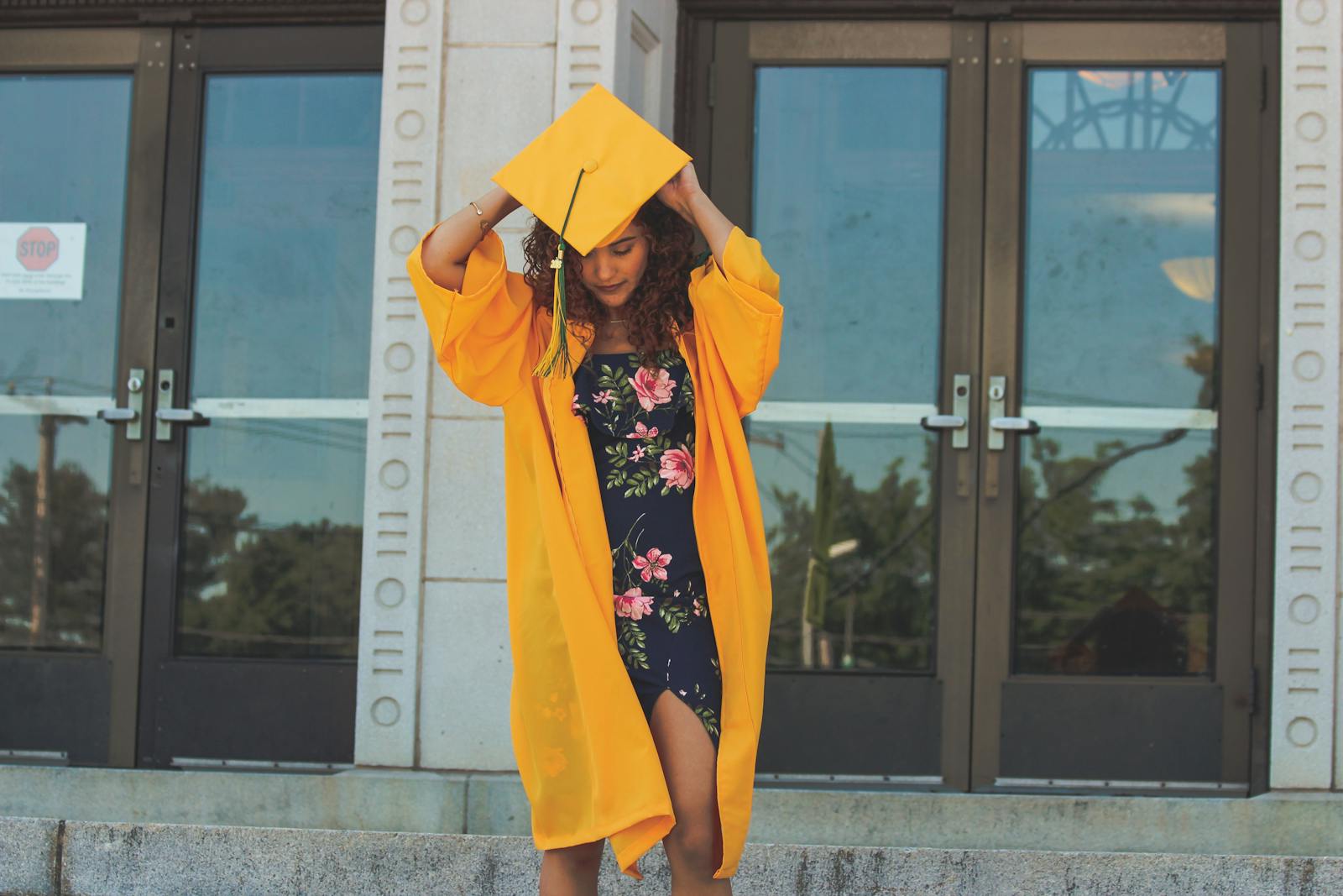 Dad Told His Graduating Daughter Her Clothes Were “Thrifted And Stained,” Crushed Her Vintage Outfit Excitement, And Pushed Her Toward A White Dress