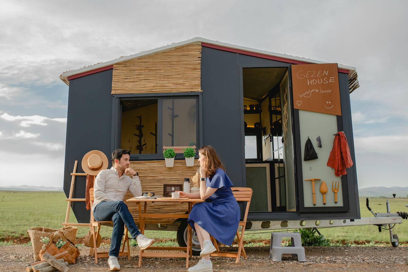 Couple Signs Over Their Mobile Home, But Not Before Removing Every Inch Of Expensive Pet-Proof Window Screening They Paid For