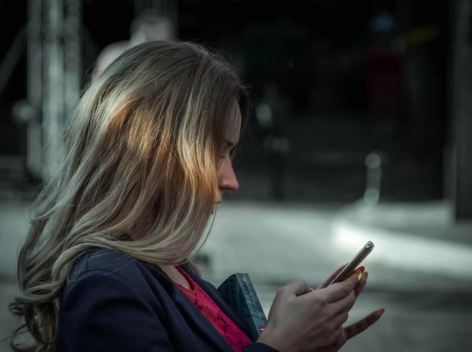 Forty-Four-Year-Old Who Worked on Mother’s Day to Avoid Her 69-Year-Old Nmom Got Hateful Texts Saying She’s Dead to Mom — Mom Insisted She Was Out With In-Laws She Wasn’t With