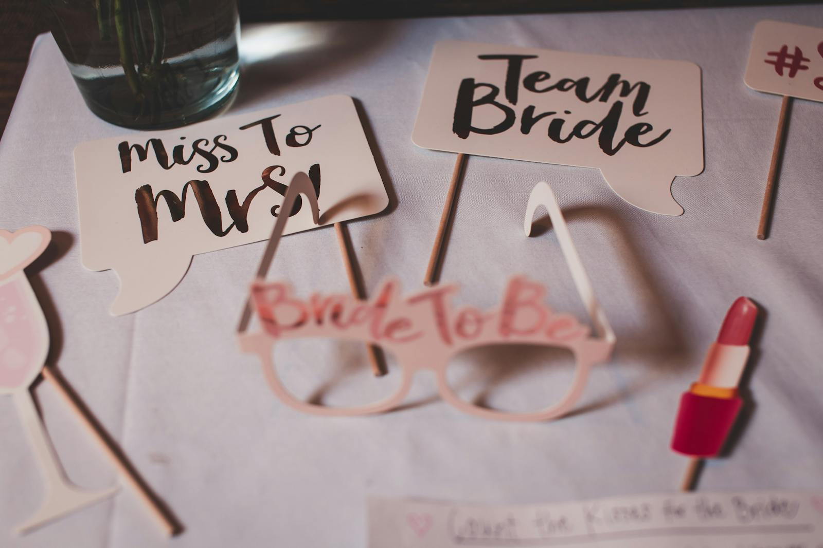 Thirty-Three-Year-Old Whose Best Friend Doesn’t Know She Had a Baby in December Just Got an Invite to the Friend’s Sister’s June Bridal Shower — Her Friend Aborted Twice in 2 Years