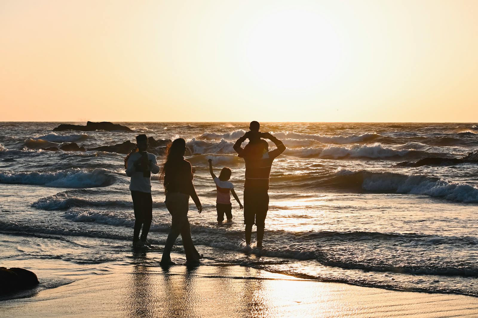 Mom of Two Preschoolers Told Her Husband She’s Skipping the Annual In-Law Beach Trip Where MIL Takes Over as Mother — He Still Wants to Bring Their Two Non-Water-Safe Kids to a Big House With a Pool While She Stays Home Imagining Them Drowning