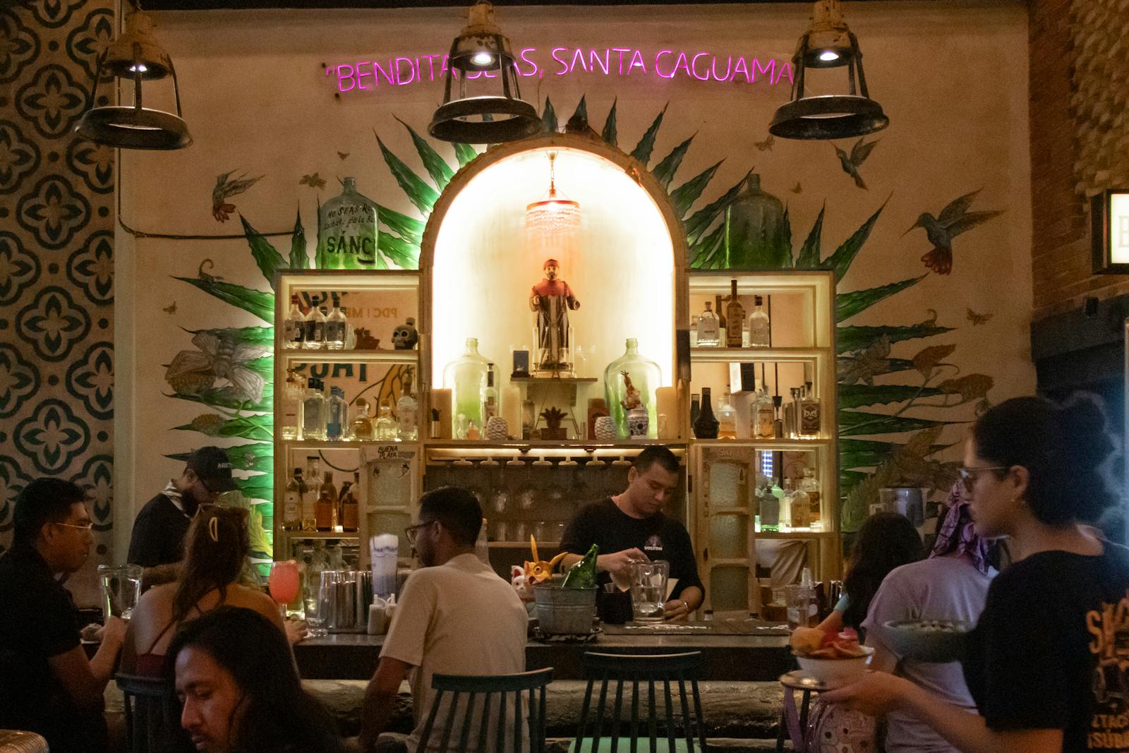 Parents Order Margaritas And Pricey Entrees, Then Say They Can Only Pay $35 And Leave Their Adult Daughter With The Rest Of The $100 Bill