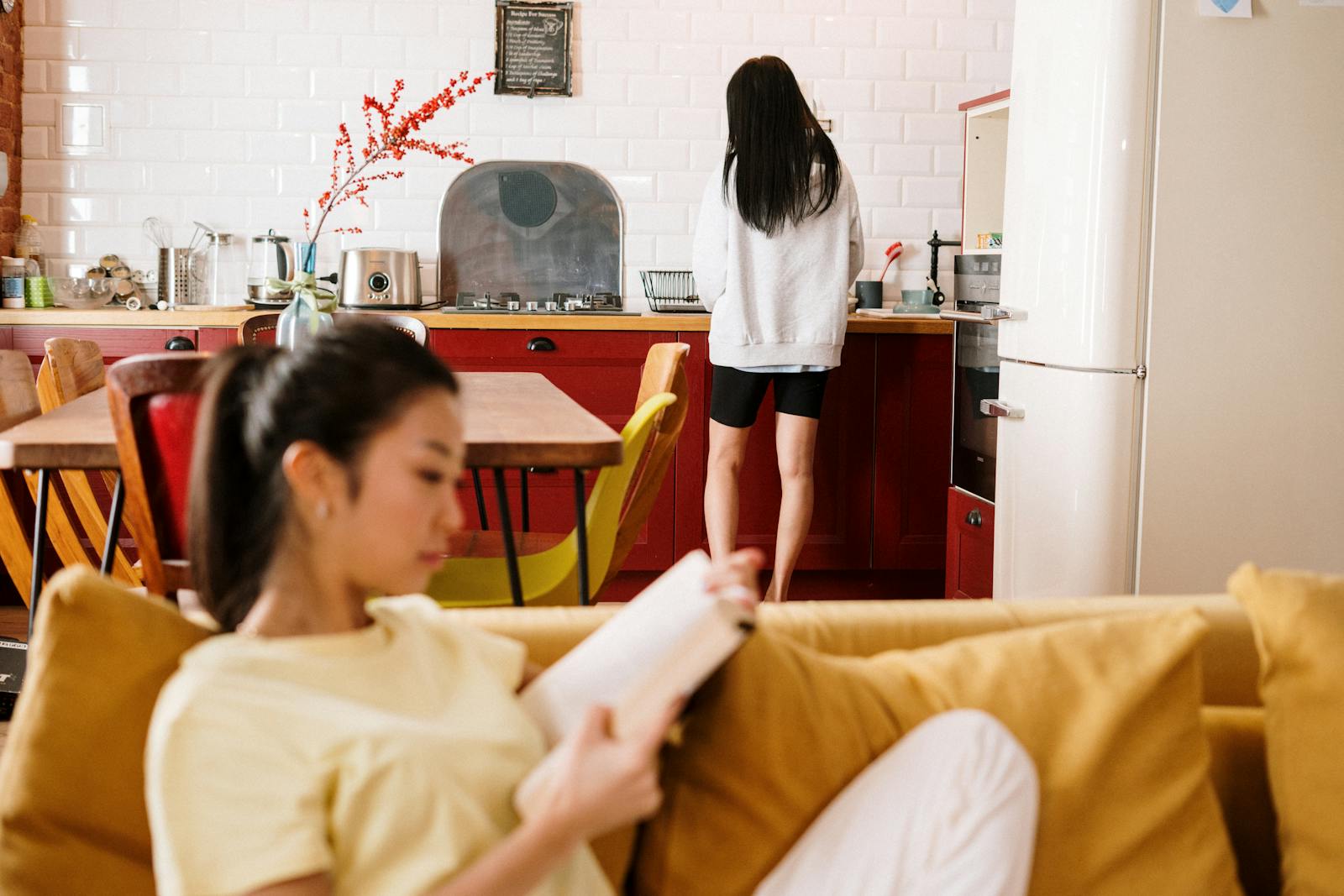 Twenty-Seven-Year-Old Intern Whose Roommate Bullied the 19-Year-Old Then Turned on Her Just Moved Out in Secret While the Roommate Was at Work — No Text, No Goodbye