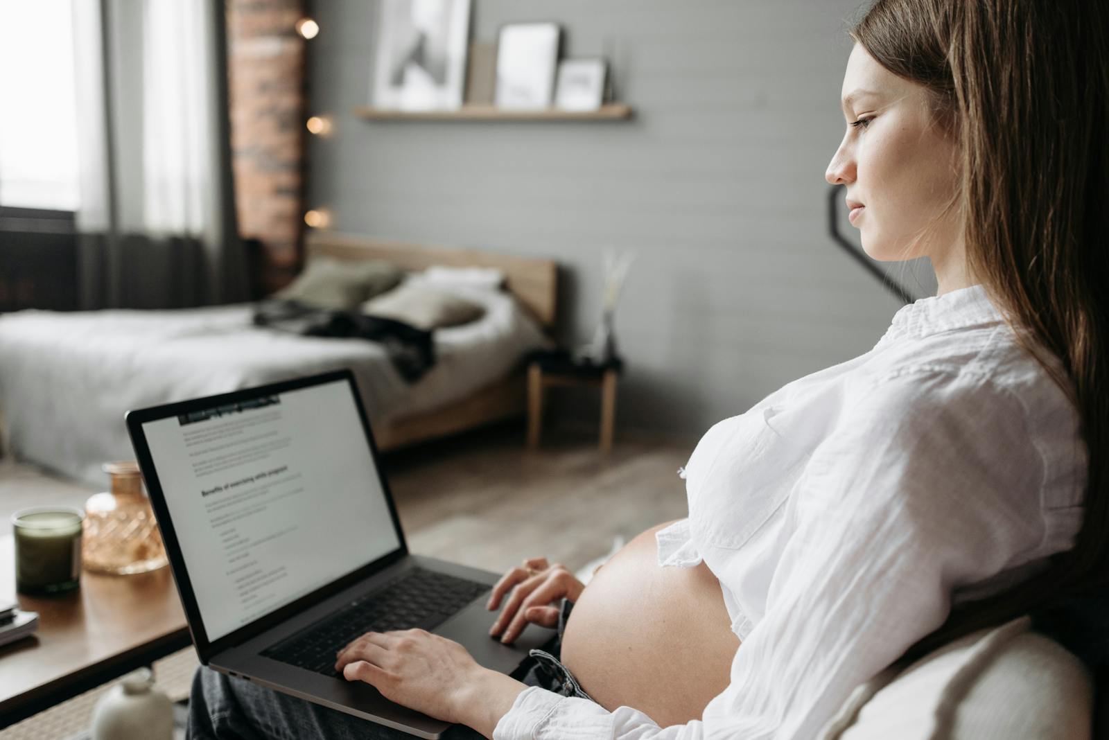 Seven-Months-Pregnant Trainee Watched the Man Being Assessed Crumble in Their Four-Hour Leadership Exercise and Quietly Carried the Whole Group to a Pass — Days Later He Started Telling Classmates He Failed Because He Got “Stuck With the Pregnant Lady”