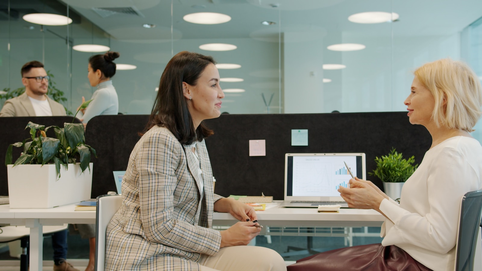 Coworker Filed a One-Week Vacation Then Booked 11 Interviews on Her Day Off Without Telling the Actual Interviewer — Her Apology Blamed the Coworker She’d Blindsided