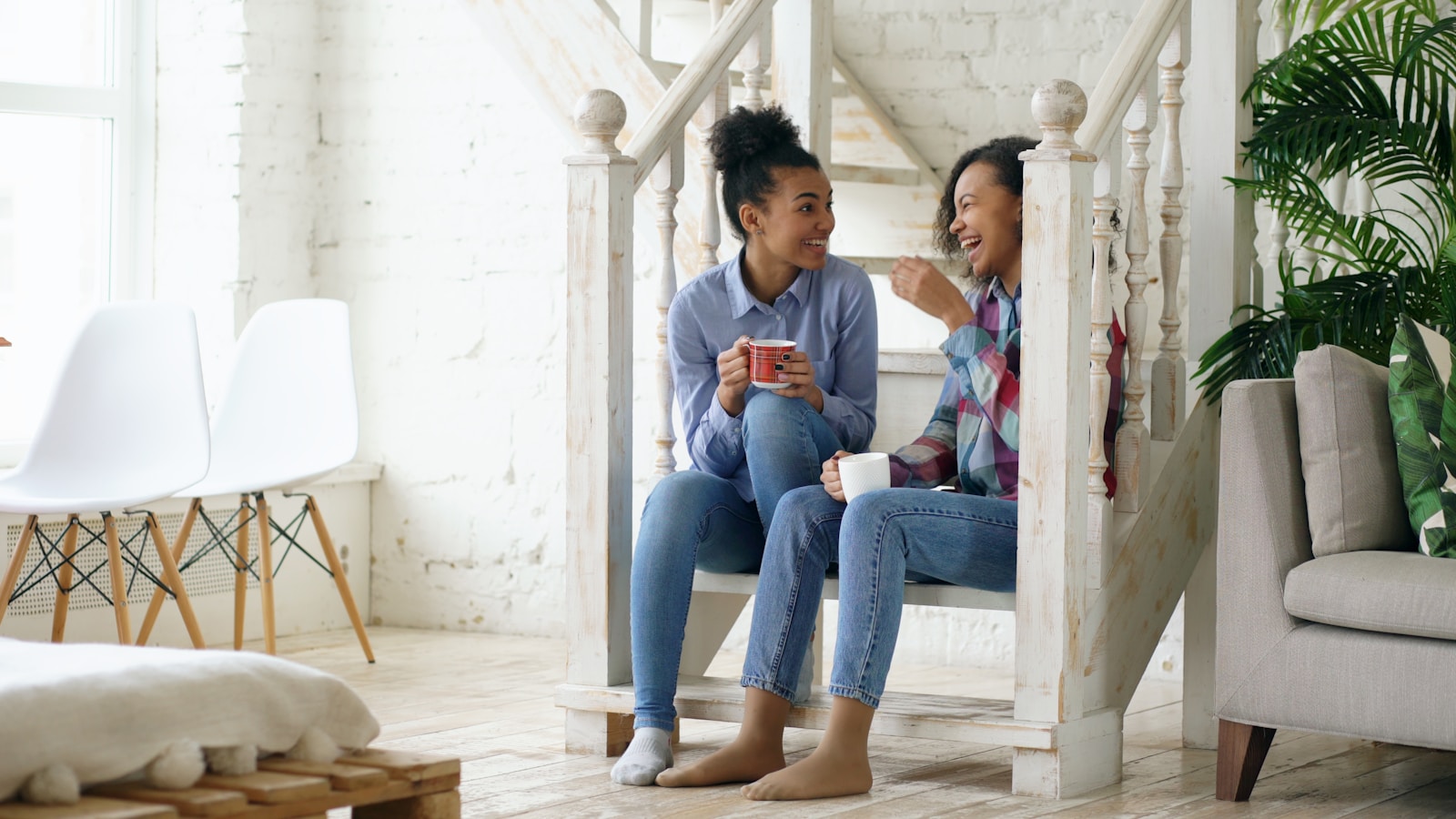 Twenty-Five-Year-Old Whose Two Underage Roommates Want Her to Keep the Energy Bill in Her Name After She Moves Out Got Told It Would Hurt Her Credit