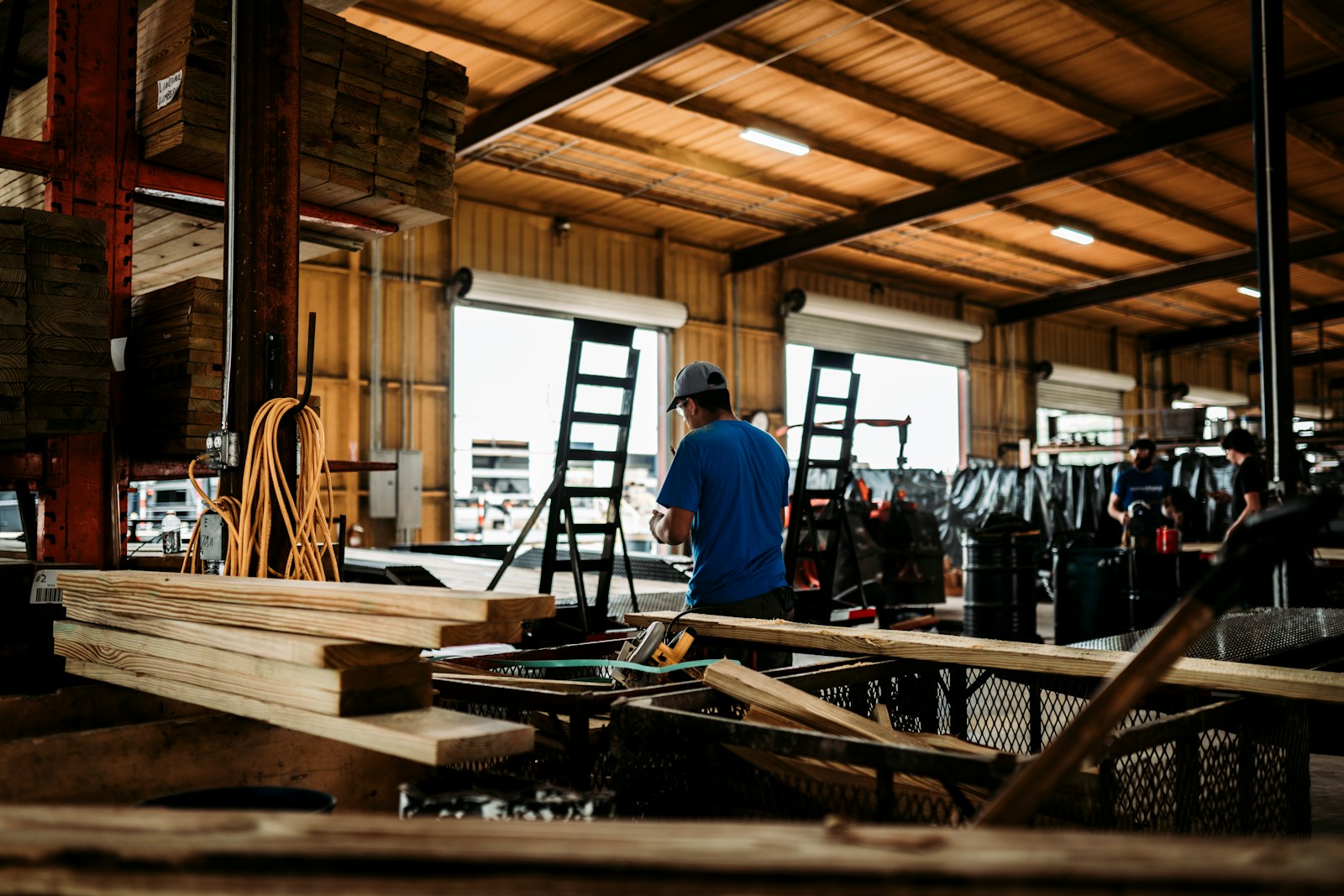 Lumber Customer Cut Off An Employee Trying To Help Him With “I’m Not Walkin’ To The Service Desk,” Even Though The Desk Was Right Beside Them