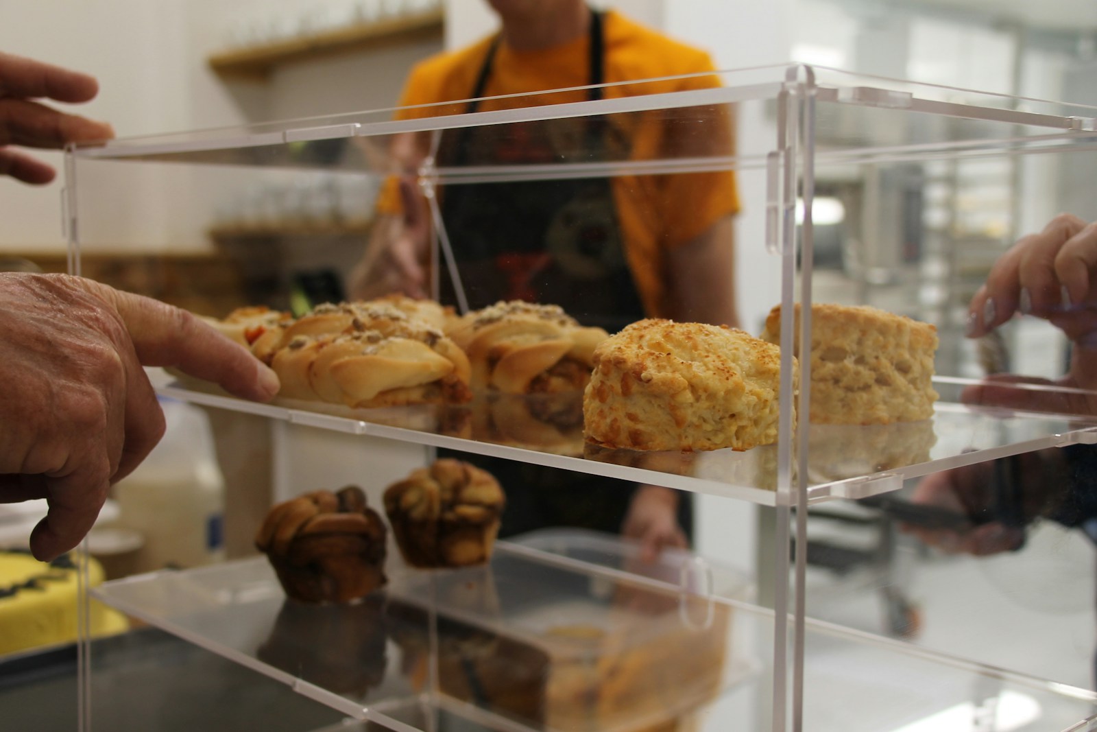 Customer Demands A Muffin That “Wasn’t Put In The Microwave,” So The Teen Worker Serves It Frozen, Hard, And Exactly As Ordered
