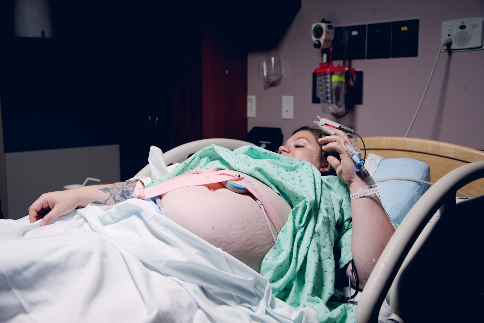 Mom Who Had a Fast Labor With Preeclampsia, an Internal Third-Degree Tear, and a Bladder Prolapse Keeps Getting Cut Off With “You’re So Lucky” Before She Finishes Her Birth Story