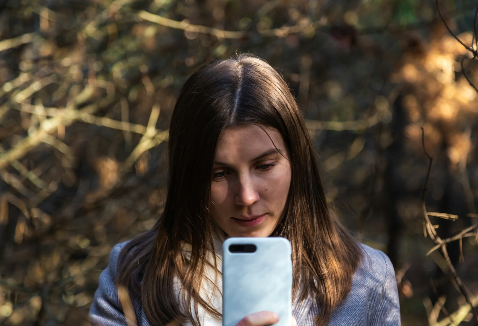 Twenty-Five-Year-Old Whose 16-Year-Old Brother Leaked Her Phone Number to Edgy Teen Strangers at Denny’s Watched Their Dad Say “No, Don’t Do That”