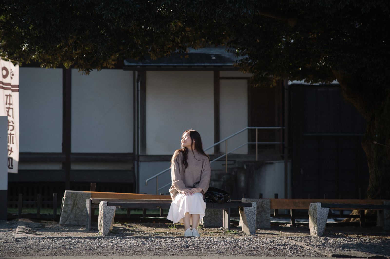 Woman Hosts Cousins In Japan For Two Months, Then Considers Kicking One Out After He Refuses Dishes, Shoes, Laundry, And Basic Respect