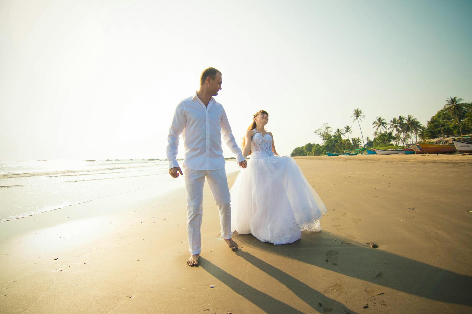 Groom’s Parents Fly 2,800 Miles For A Vow Renewal, Spend The Day Setting Up The Venue, Then Get Publicly Thanked Only For “Picking Up Ice”