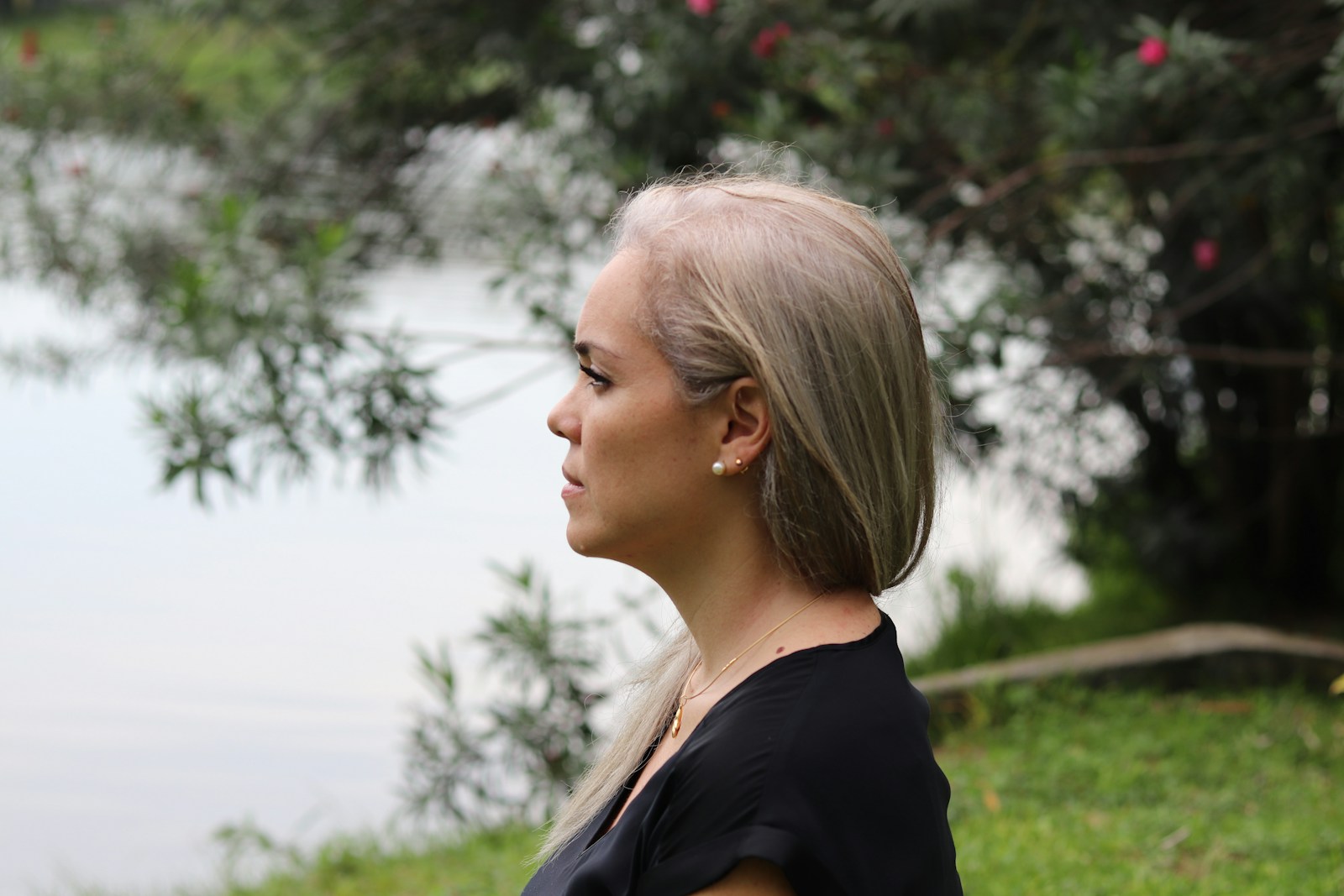 Wife Says She Survives Her Husband’s Affair With “Acceptance And Rage,” Then Starts Filing For Divorce While Still Grieving The Life She Lost