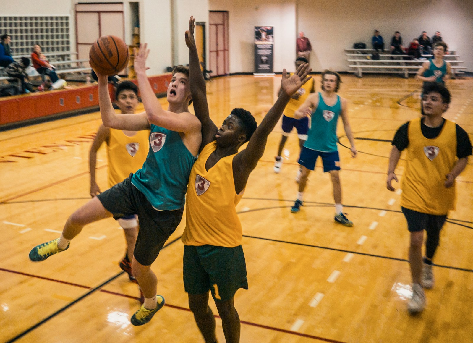 Mom Organizes A Protest Against A Gay Kid On Her 11-Year-Old Son’s Basketball Team, And Her Adult Child Starts Warning Everyone Involved