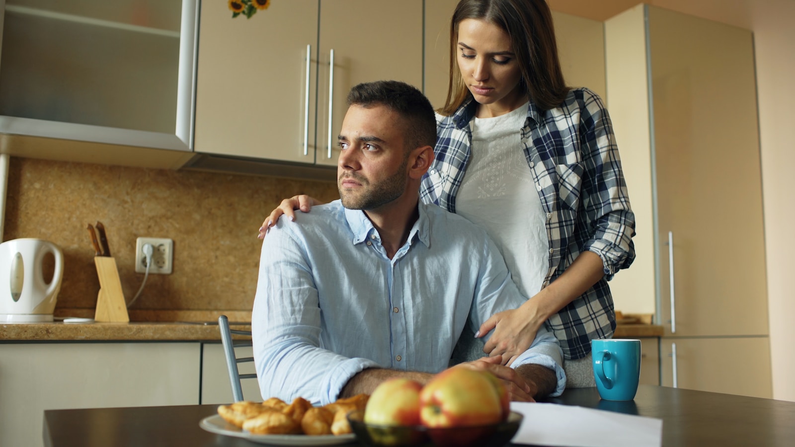 In-Laws Demand Couple Cancel A Months-Long Graduation Trip, Then Send “Ragey” Paragraphs Saying They Must Choose Family Instead