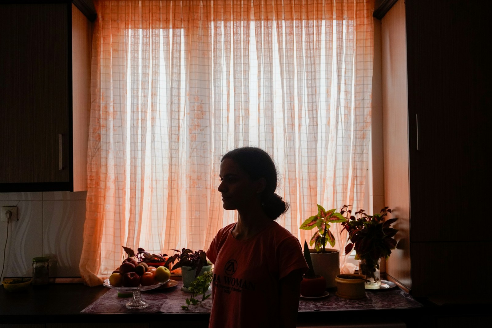 Youngest Child Says Living With Parents Who Hate Each Other Feels Like “Paying Rent With My Mental Health”