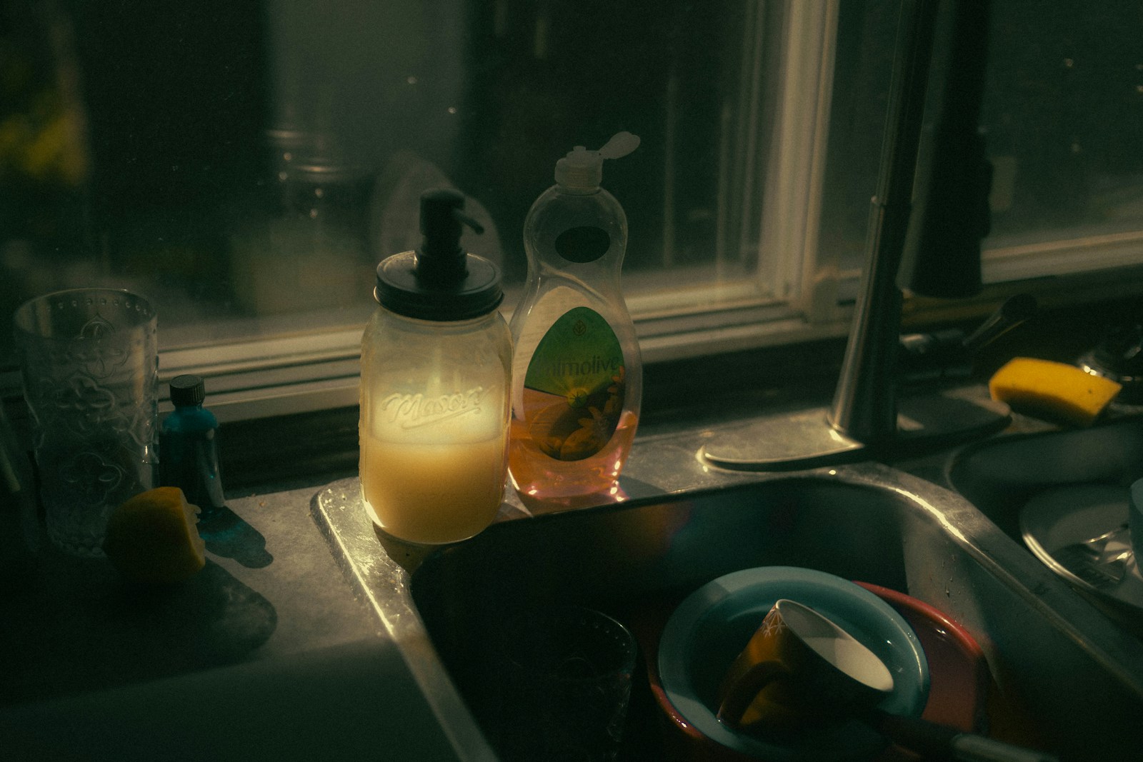 Military Husband Leaves Dishes Sitting Since March, Ignores The Dishwasher Still Uninstalled, Then Gets Mad About Flies And Dirty Uniforms