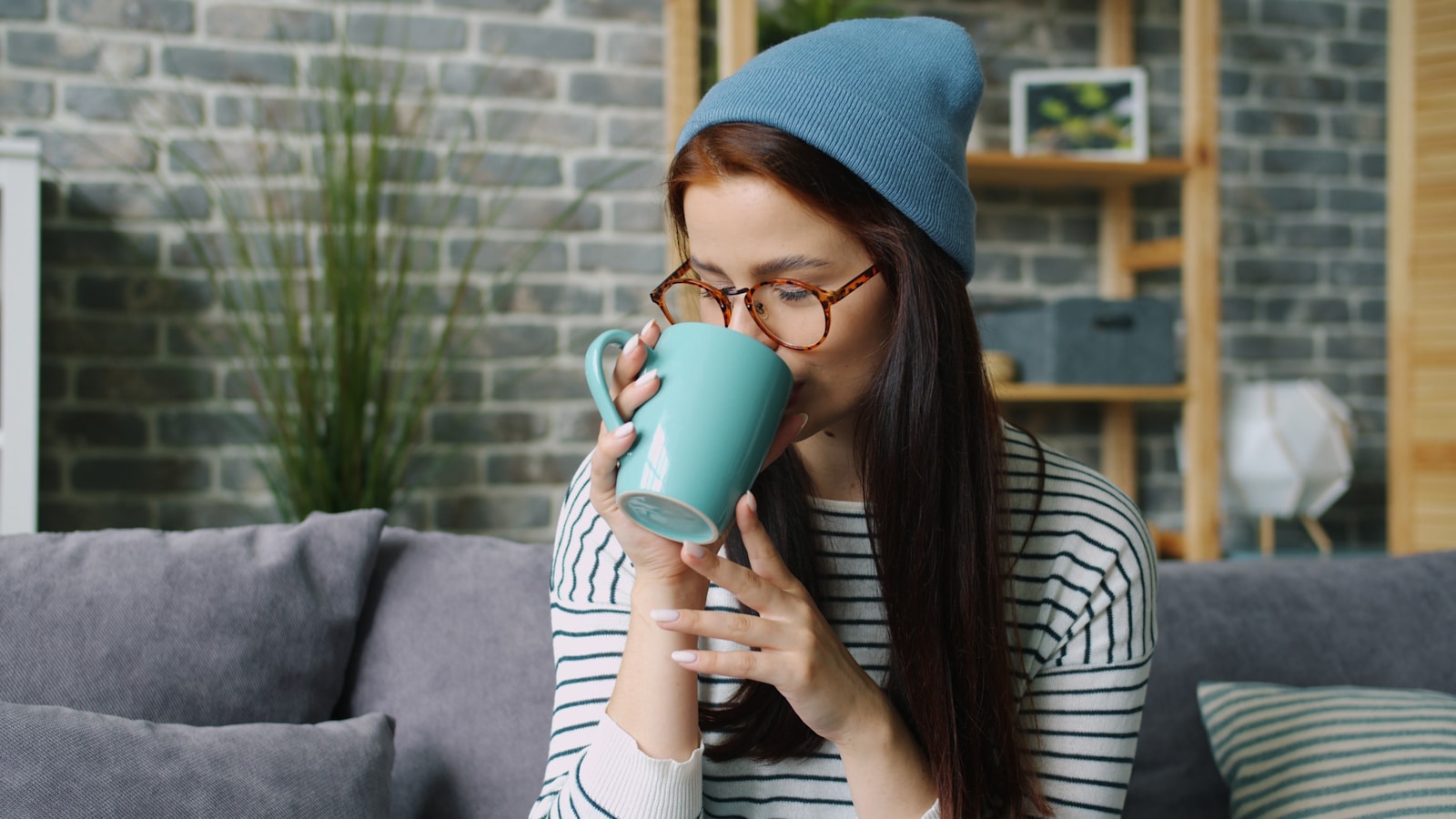 Young Adult Says Parents Hide Drinks In Their Room, Leave Them With Tap Water, And Shout Over Food While Calling It Normal Household Life