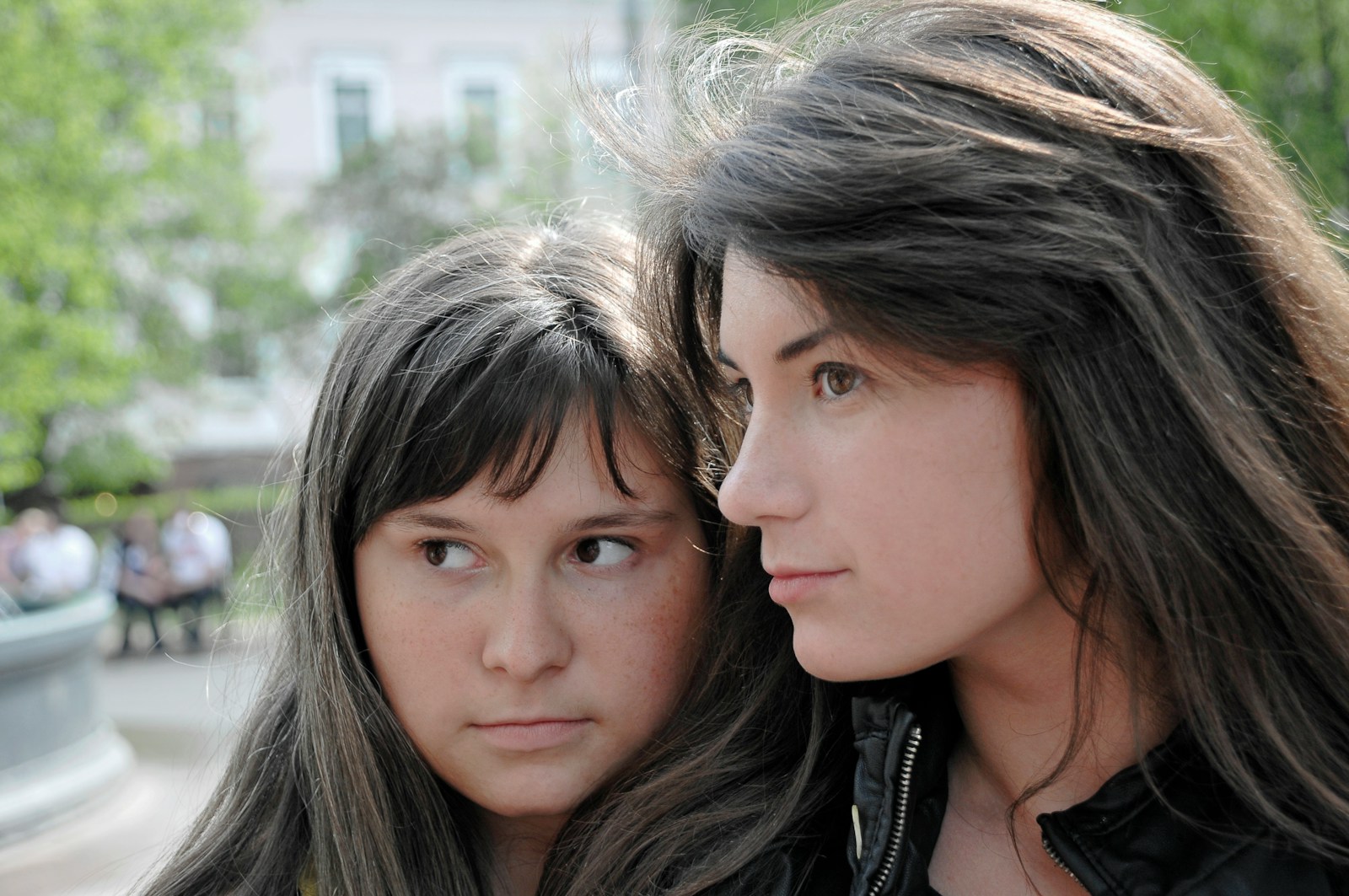 Teen’s Best Friend Kisses Her After They Both Admit Feelings, Then Says It Was Wrong, Cuts Her Off, And Leaves Her Wondering What Changed