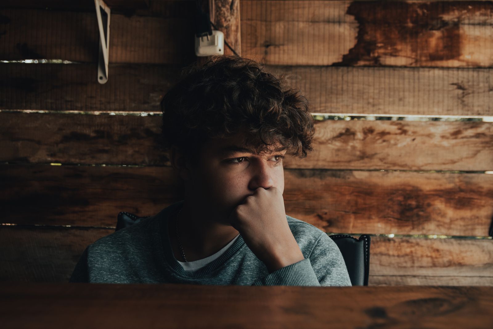 Aunt Keeps Demanding To Smell A Teen Smoker’s Fingers, So He Follows Her Order Not To Wash His Hands And Lets Her Sniff Post-Bathroom Evidence