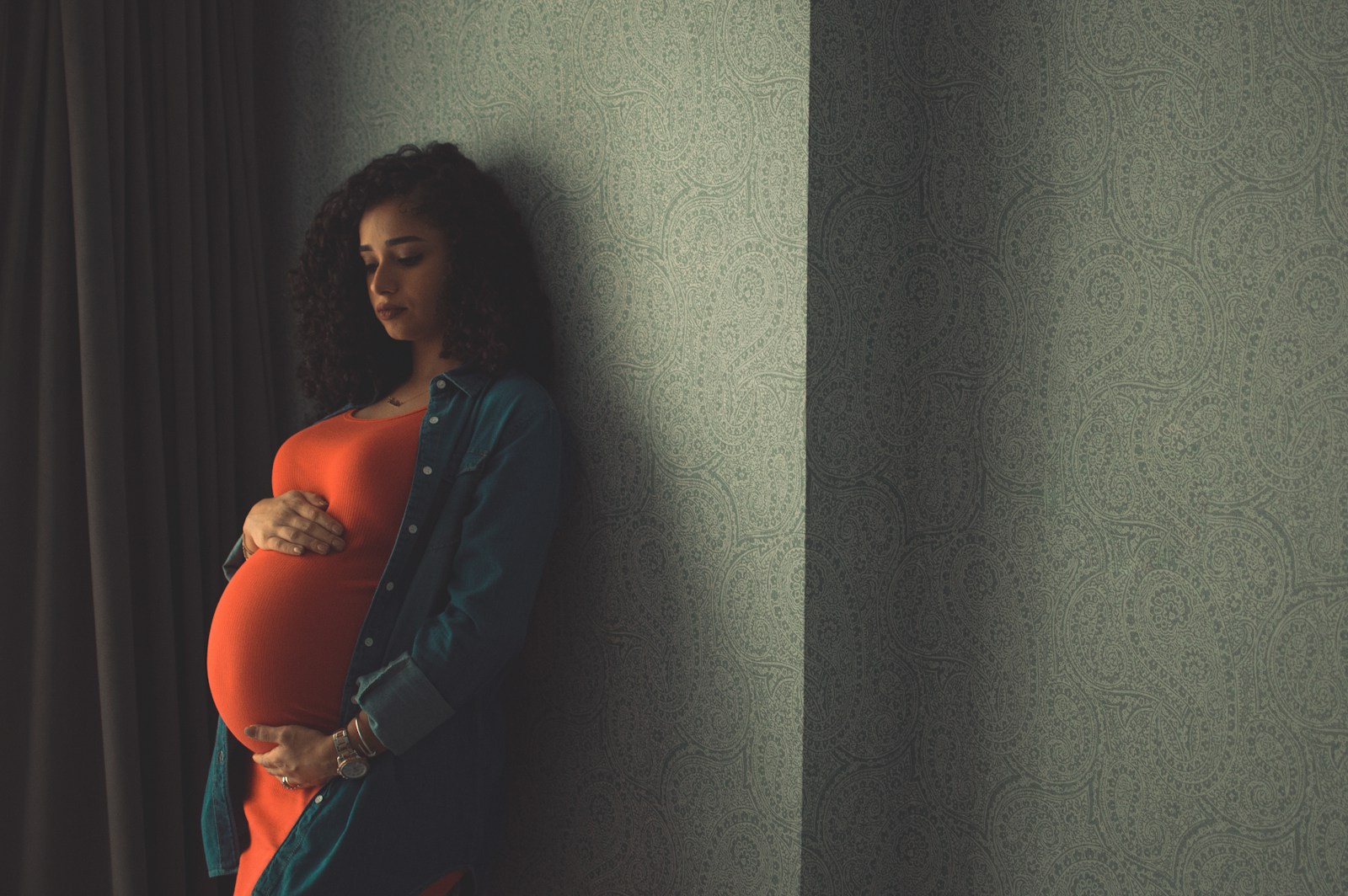 Pregnant Roommate Asks For A Short Lease Extension, Then Her Friend Acts Like The Baby Was A Personal Betrayal