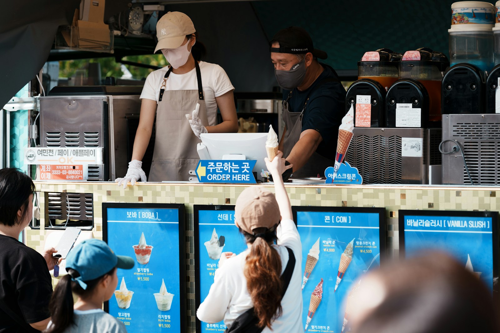 Food Truck Worker Refuses To Share Shifts With A Coworker Whose Constant FaceTime Turns Into Girlfriend Surveillance