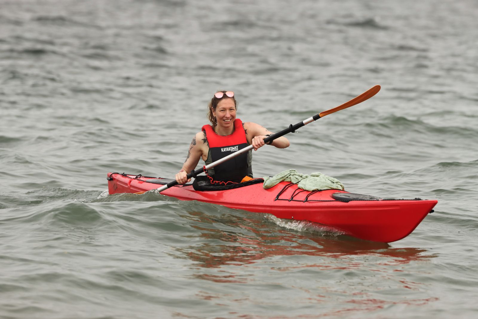 Kayaking Friend Accuses a Beginner of Trying to “Outdo” Her—All Because She Bought a Safer High-Capacity Kayak, Life Vest, Water Shoes, and Sun Protection After Discovering the Recommended Gear Could Barely Hold Their Weight