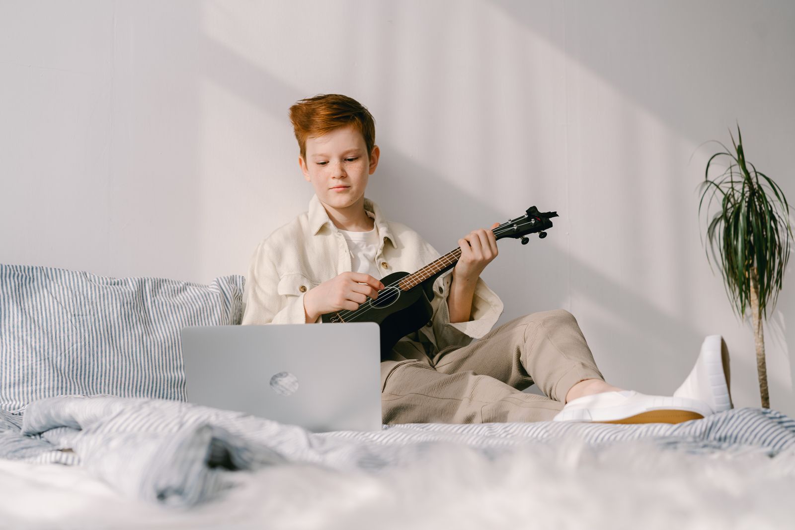 Older Sister Calls a Teenage Bassist “My Little Man” and “My Little Metalhead” in Front of His Adult Bandmates—Then Dismisses His Humiliation as Her Natural Duty as a Sibling