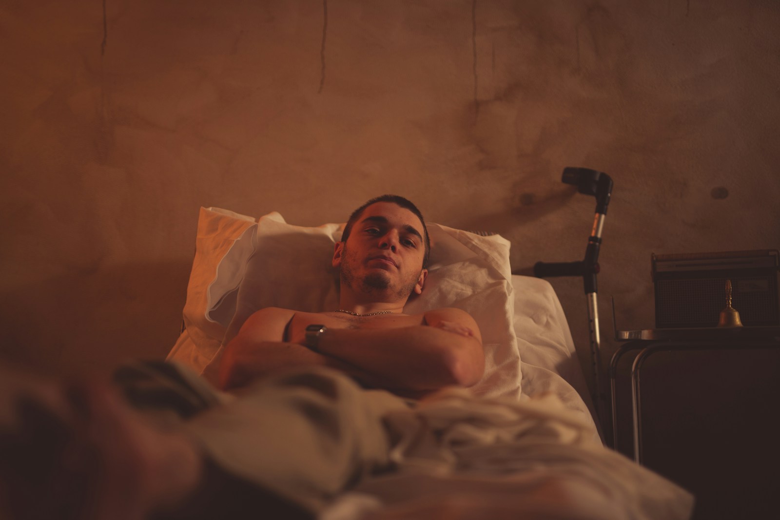 Spinal Cancer Patient With a 50% Survival Chance Tells His Recovering Mother It’s Only a Herniated Disc—Then Relatives Call Him Heartless Even Though He’d Rather Die Peacefully Than Risk Triggering Her Second Stroke