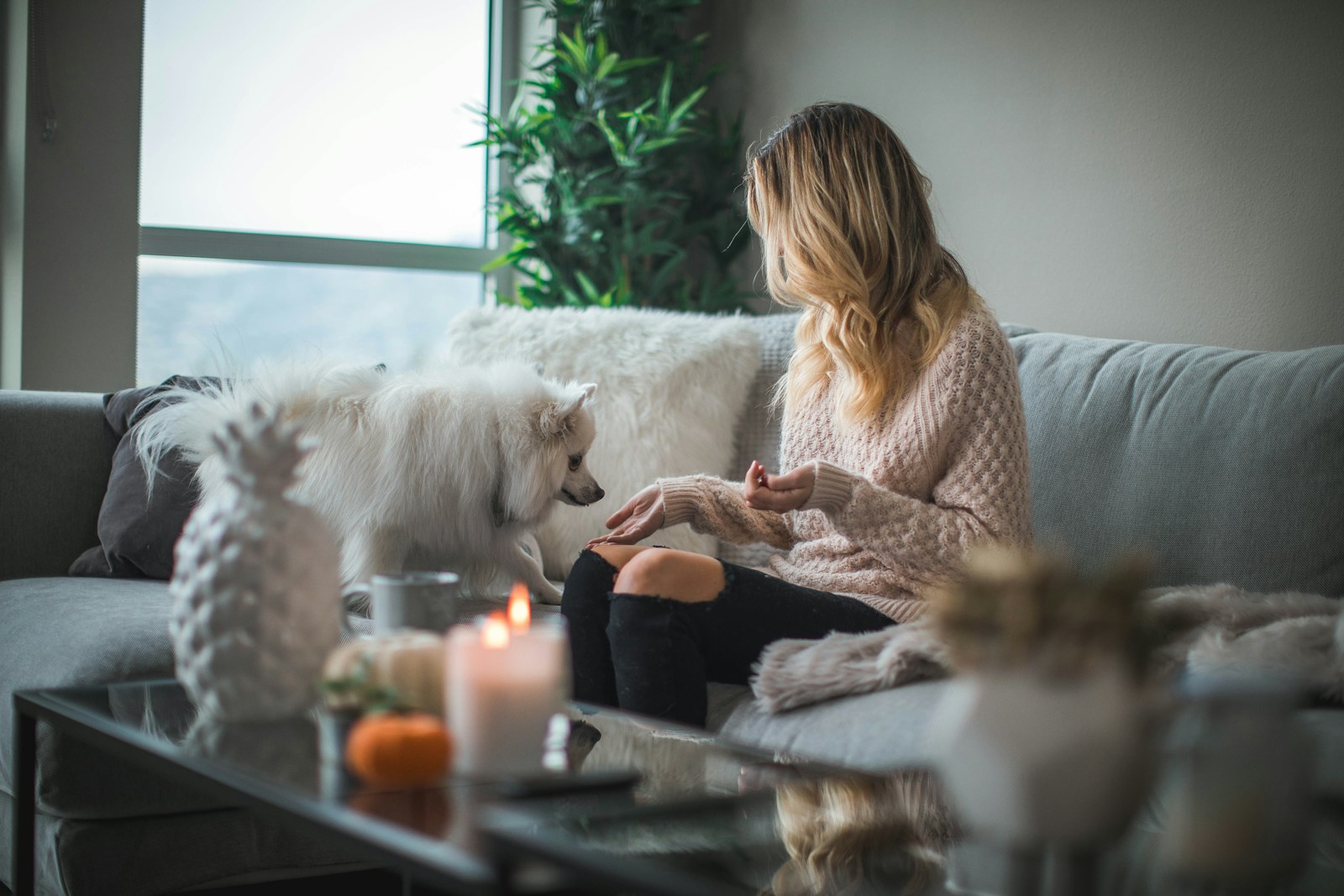 Mother Provides Years of Free Childcare, Wedding Help, Moving Assistance, and Home Renovations—Then Her Daughter Refuses to Pick Up Urgent Post-Surgery Medication Ten Minutes Away and Cuts Contact Because the Relationship Is “Toxic”