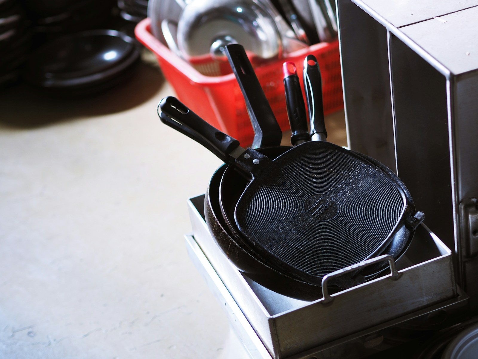 That Cast Iron Skillet in Your Cabinet Could Be a 1900s Griswold Worth Real Money