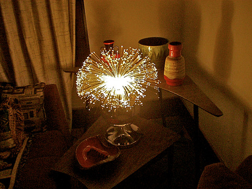 This Vintage Fiber Optic Lamp Sat in Storage for 50 Years — Does It Still Work?