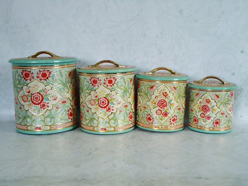 8 Vintage Kitchen Trends That Are Starting to Look Good Again