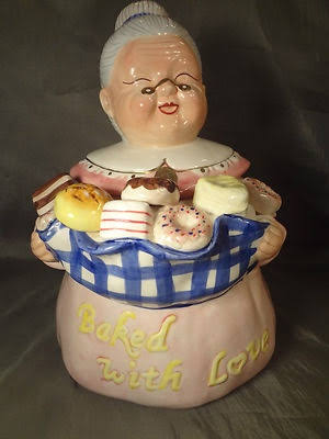 Grandma’s Kitschy Ceramic Cookie Jar Might Be Worth Four Figures, and Collectors Are Paying Real Money to Prove It
