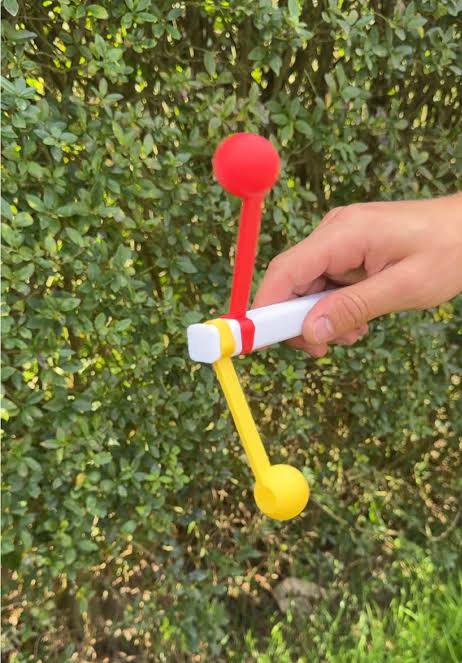 Clackers Were the One Toy Every Kid Absolutely Had to Own in 1971, Until They Started Shattering Into Pieces and Sending Kids to the Emergency Room