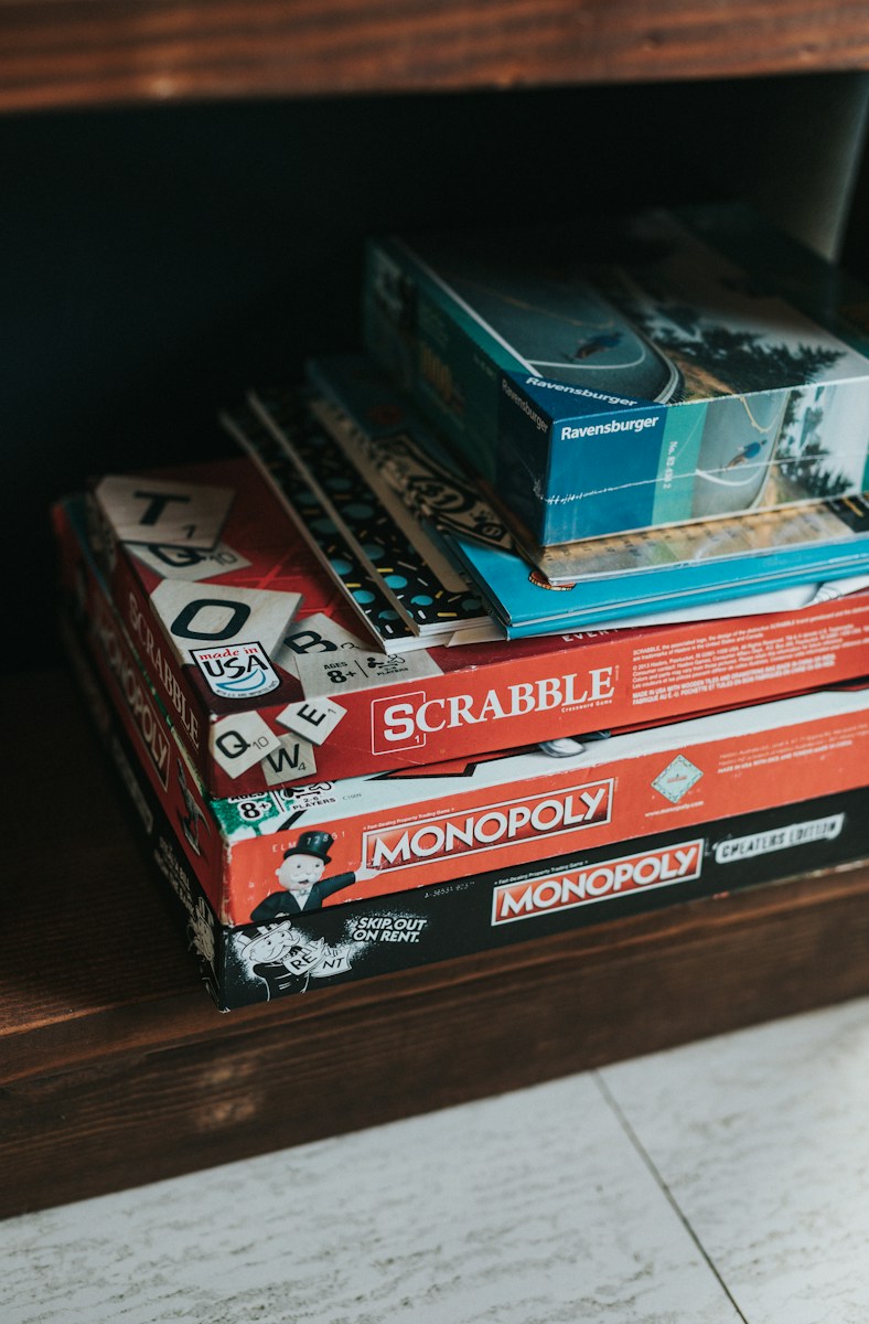 10 Pieces of “Old Junk” That Can Make Thrift Shoppers Stop in Their Tracks