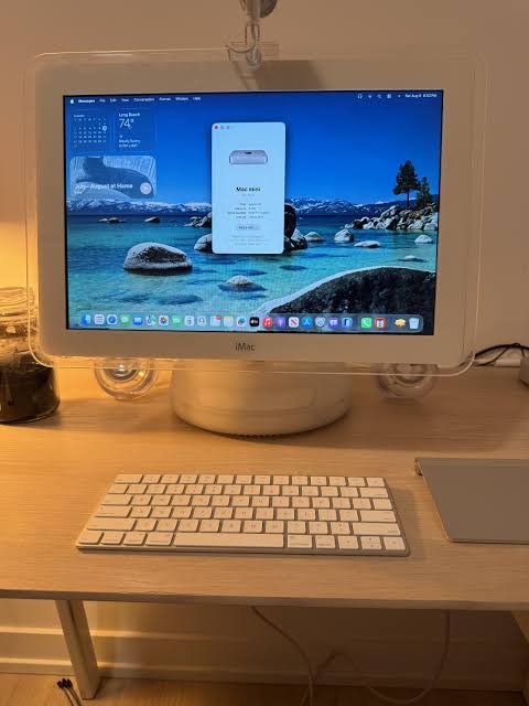A 24-Year-Old iMac G4 Gets a Loving Close-Up Showcase of Its Swivel Screen and Dome-Shaped Design
